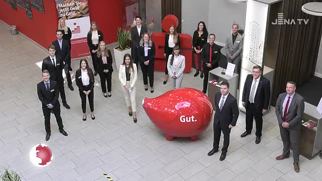 Willkommen bei der Sparkasse: 15 neue Azubis werden in vier Berufsfeldern ausgebildet