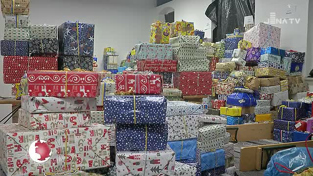 Geschenke: Fans des FC Carl Zeiss Jena unterstützen Tafeln und verschiedene Initiativen