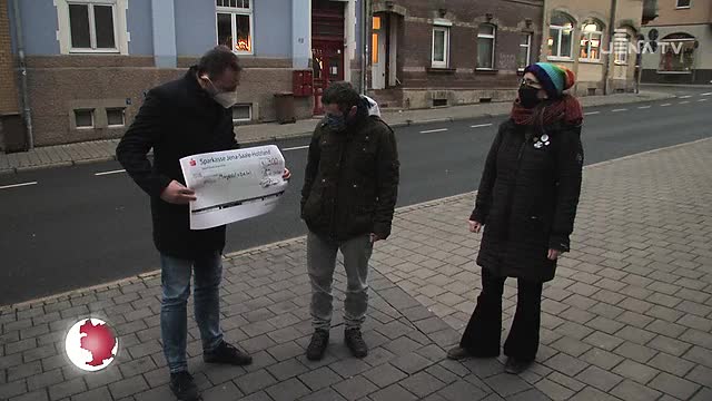 Spende übergeben: Die ehrenamtliche Arbeit der Magdelstube wurde geehrt