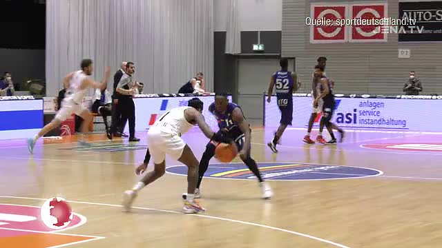 Sieg in der Sparkassen-Arena: Basketball-Zweitligist Science City bleibt Tabllenführer  