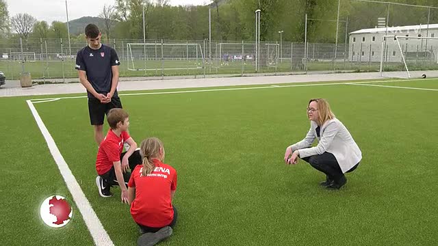 Ausgezeichnet: Der LC Jena erhielt das „Grüne Band für vorbildliche Talentförderung“