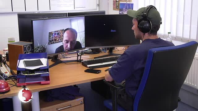 Informiert: Beim wöchentlichen Pressegespräch stellte Bürgermeister Christian Gerlitz die Initiative „Jena plastikfrei“ 