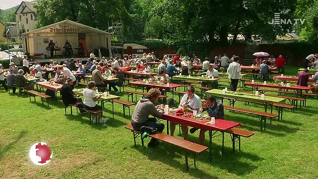 Martinsschmaus-Picknick: An der Papiermühle waren Bedürftige zum Grillfest eingeladen 