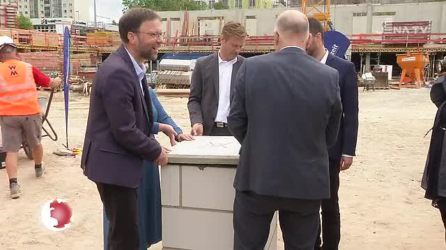 Grundsteinlegung für Sportschwimmhalle: In Lobeda wurde mit großem Bahnhof gefeiert