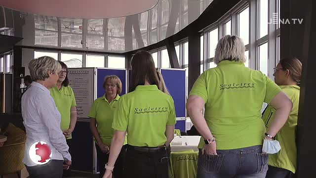 Übergeben: Die Saaletreu Steuerberatungsgesellschaft spendet 25 000 Euro an sieben gemeinnützige Organisationen