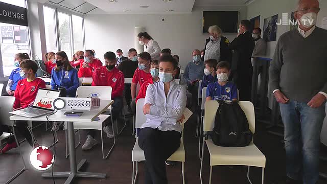 Geehrt: Bei der Nachwuchsehrung wurden junge Fußballer und Fußballerinnen ausgezeichnet