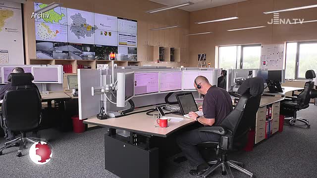 Hilfeleistung in der Corona-Pandemie: Die Jenaer Feuerwehr koordiniert Transporte von Intensivpatienten