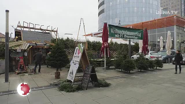 Lieferungen nach Hause: Mit dem Weihnachtsbaumkauf ist eine Hospiz-Spende verbunden  