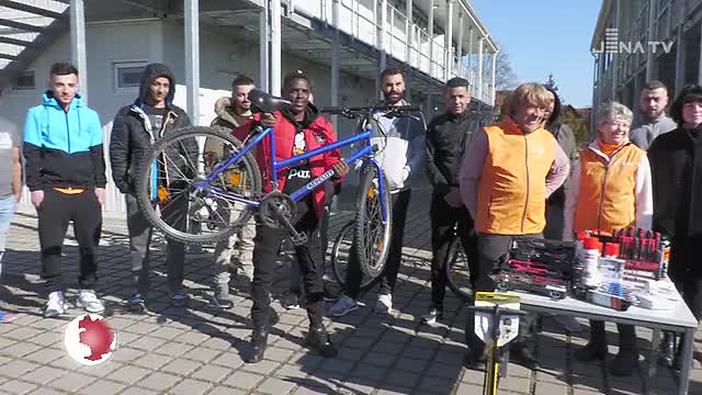 Mobil sein: Der Allgemeine Deutsche Fahrrad-Club und jenawohnen übergaben Fahrräder an Flüchtlinge