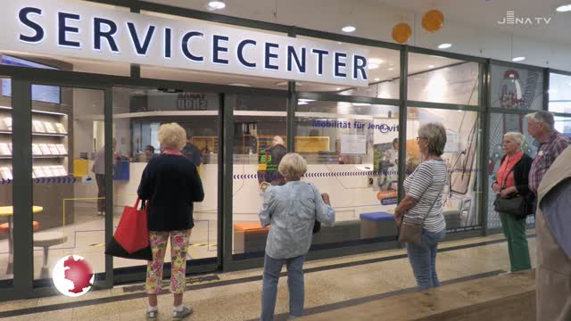 9-Euro-Ticket im Vorverkauf: Am Servicecenter des Jenaer Nahverkehrs bilden sich Schlangen