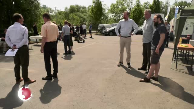 Eiskristalle statt Sandkörnchen: Das Unternehmen jenpneumatik stellte ein neues Strahlverfahren vor