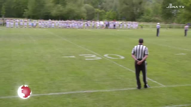 Football made in Jena: Die Jenaer Hanfrieds verloren gegen die Dresden Monarchs II