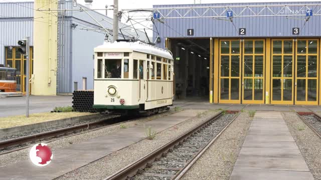 Zeitreise gemacht: Der Jenaer Nahverkehr präsentierte den restaurierten Triebwagen 26