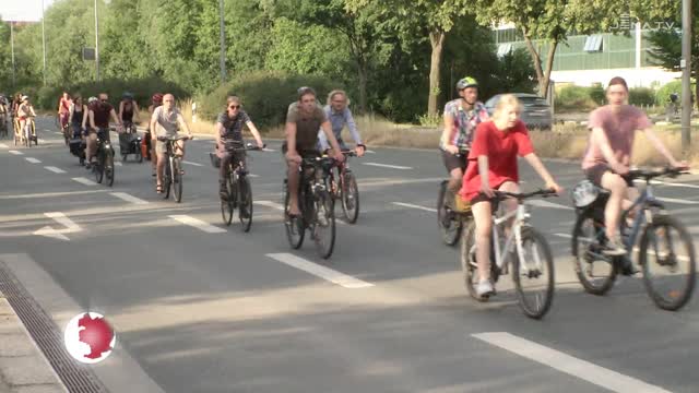 Sicherheit einer Straße: Die Fahrraddemo Critical Mass im XXL-Format