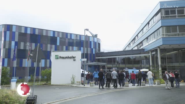 Richtfest zum 30. Jubiläum: Der Erweiterungsbau des Fraunhofer-Instituts nimmt Gestalt an