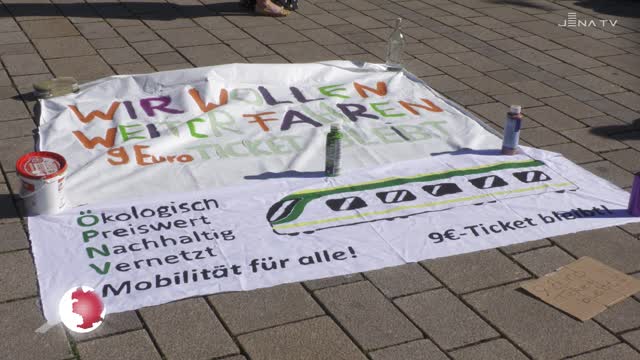 Lust am Mobilsein: Auf einer Kundgebung wurde die Verlängerung des 9-Euro-Tickets gefordert