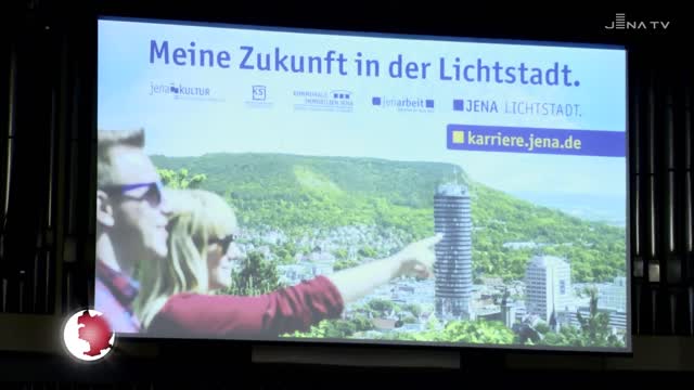 Junge Leute ganz groß: Die Stadtverwaltung begrüßte im Volkshaus ihre neuen Auszubildenden  