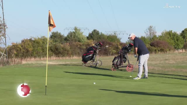 Golfen für den guten Zweck: Die Kinder- und Jugendfußballstiftung fördert lokale Sportvereine  