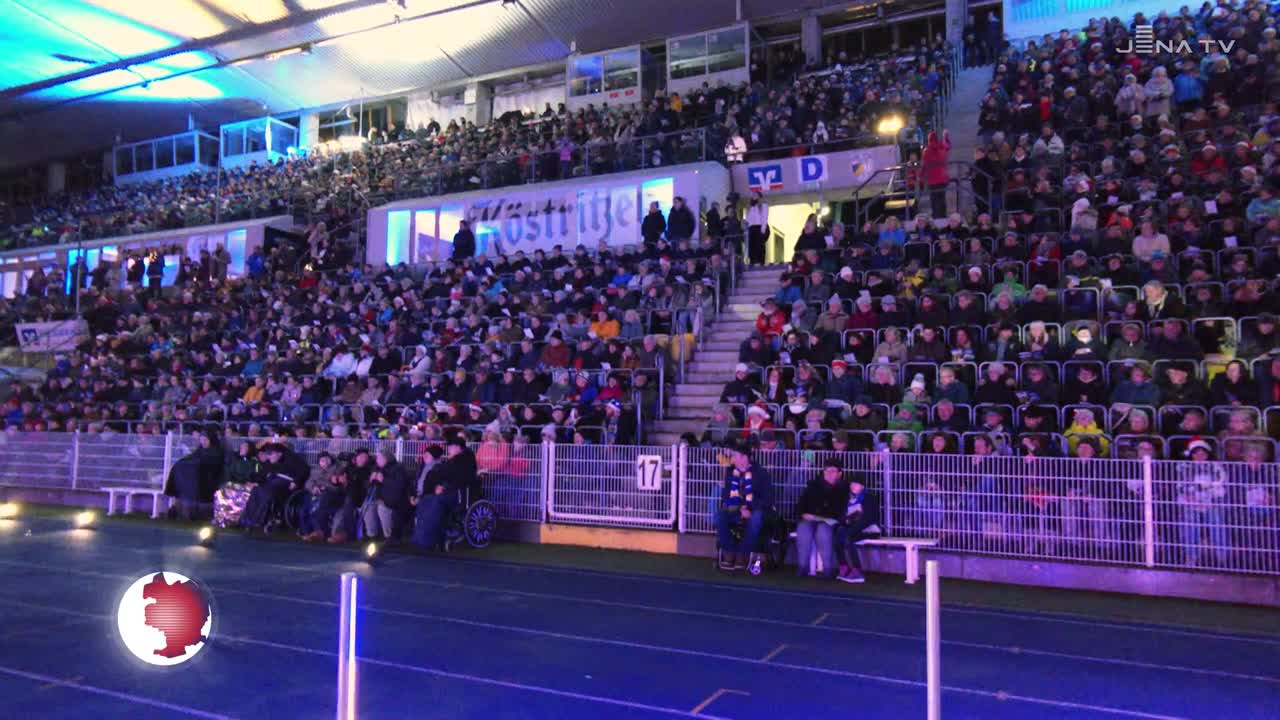 Eine Premiere: Das Jenaer Weihnachtssingen im Ernst-Abbe-Sportfeld begeisterte Jung und Alt