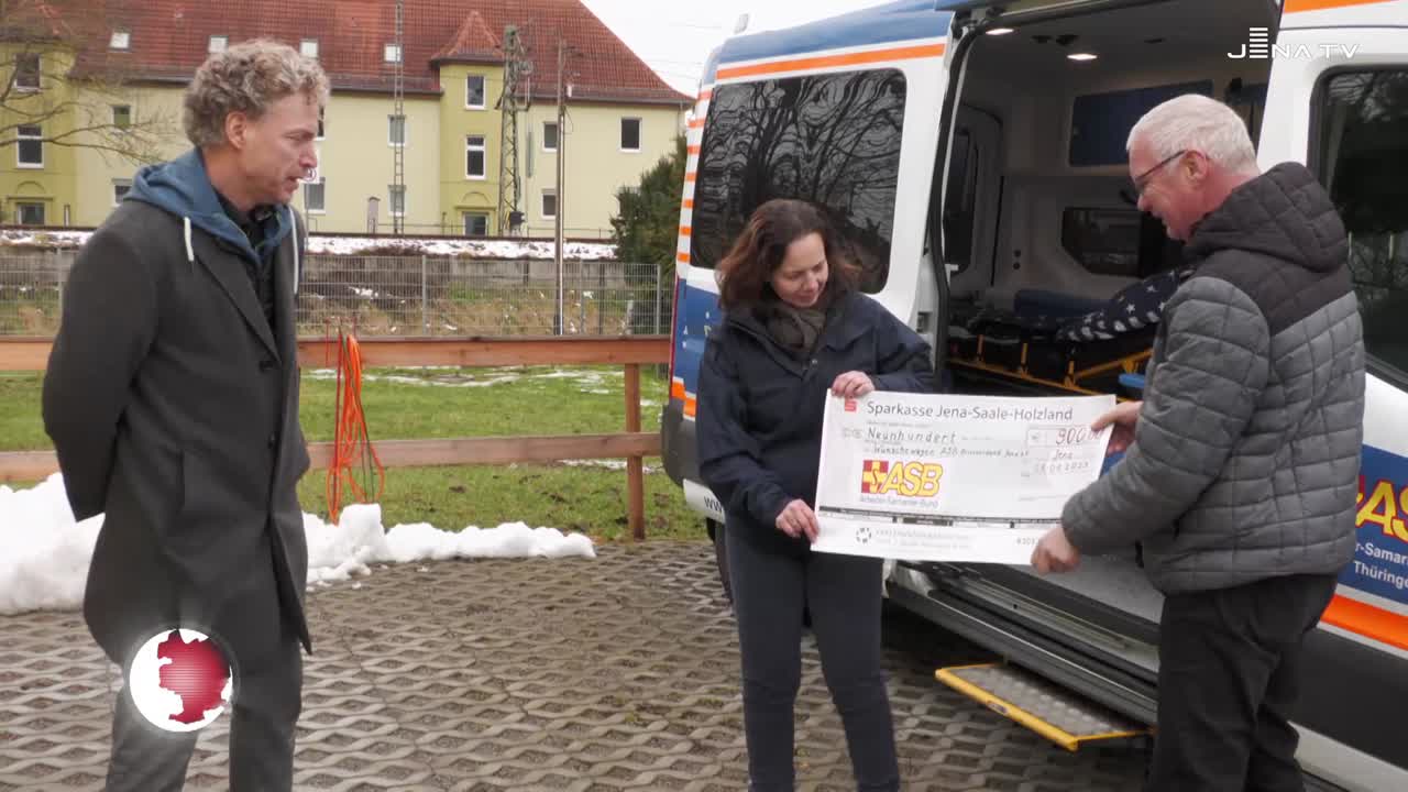 Spende für Wünschewagen: Die Kreishandwerkerschaft unterstützt das ASB-Projekt