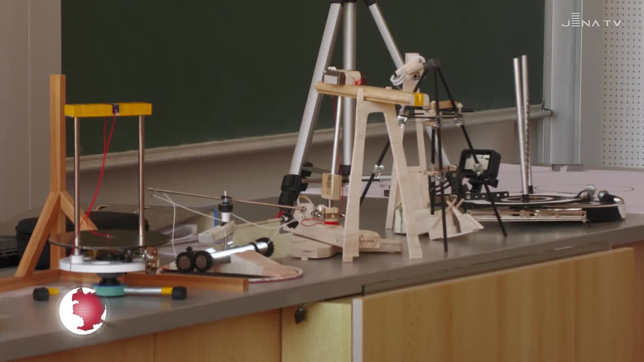 Konstruieren an der Hochschule: Beim Wettbewerb ging es um das Motto „Per Gravitation in den Orbit“ 