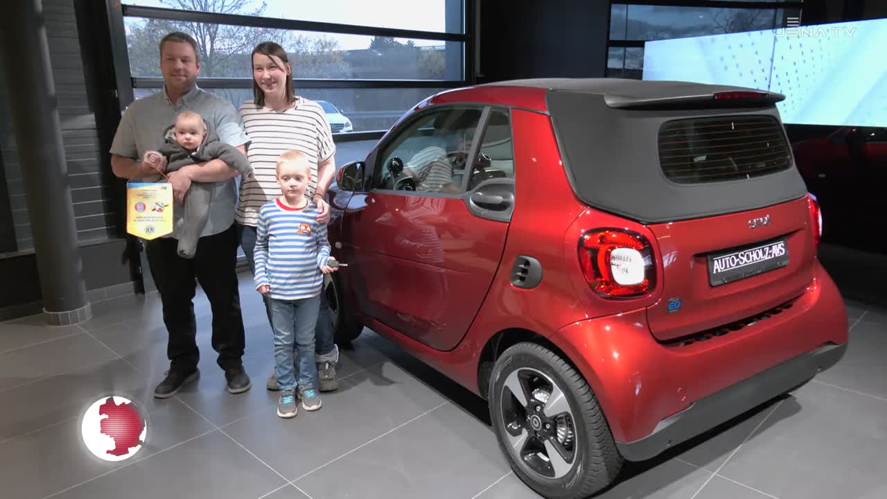 Superpreis: Der Hauptgewinn der Weihnachtstombola des Lions Clubs wurde heute übergeben