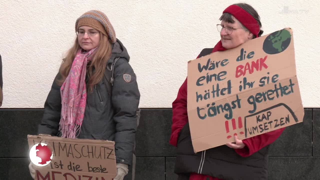 Klimaaktionsplan vorgestellt: Die Veranstaltung im Rathaus wurde von Protesten begleitet