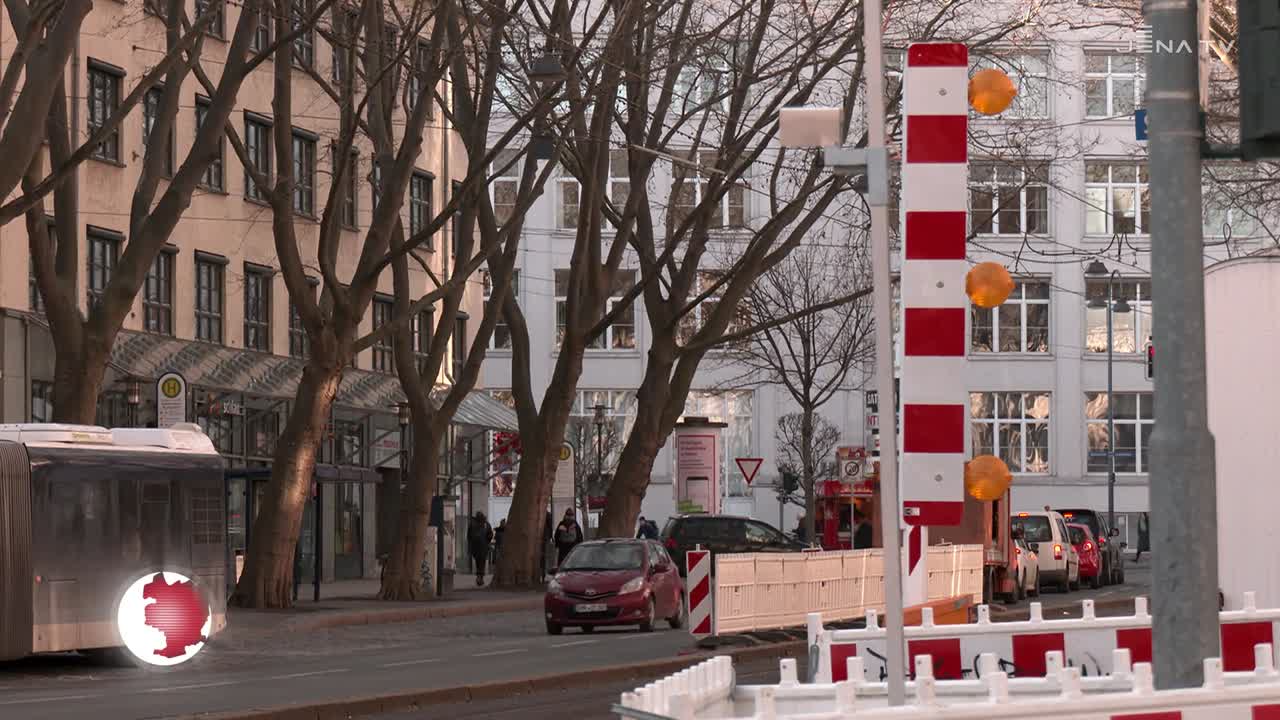 Gebaut: Am Teichgraben regelt eine Schranke vorerst den Straßenbahnverkehr