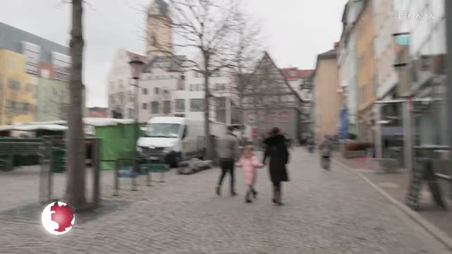 Zeitreise am Markt: Das Café mit Antiquitätenladen ist vom Paradiesbahnhof weggezogen