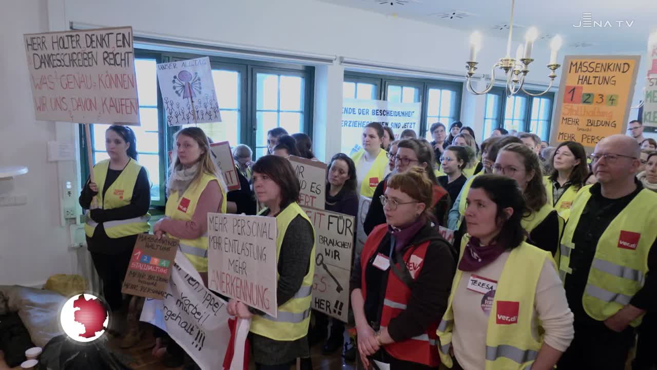 Warnstreik im Öffentlichen Dienst: Beschäftigte kommunaler Kindergärten und der Stadtverwaltung sprachen mit Politikern