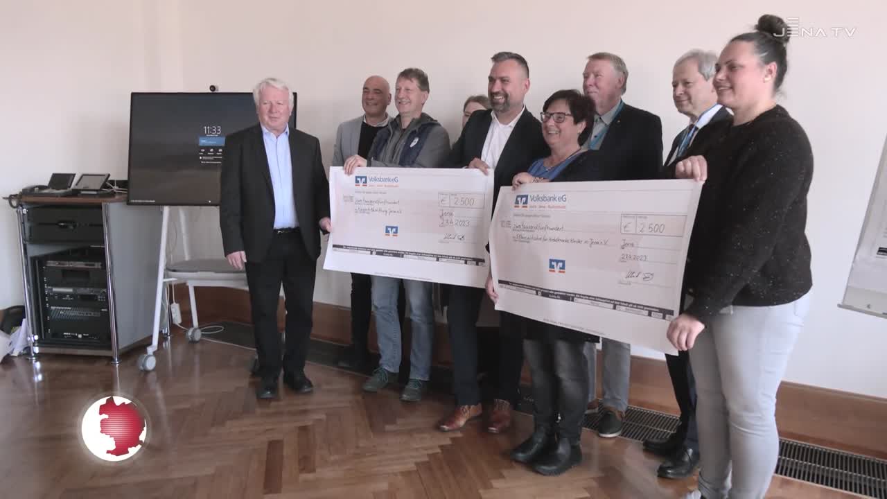 Spende übergeben: Die Junge Internationale Orchesterakademie unterstützt zwei soziale Vereine