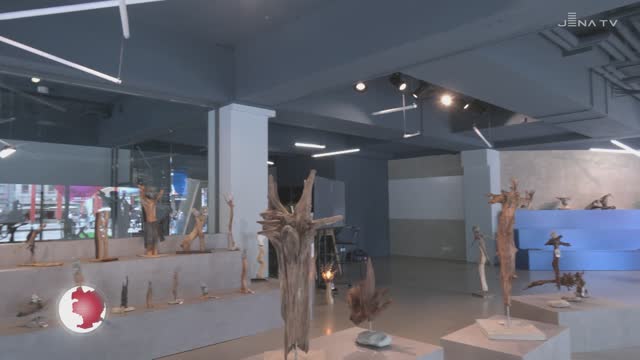 Holzobjekte – Figuren von Sven Gollnick alias Abes Erd im StadtLab 