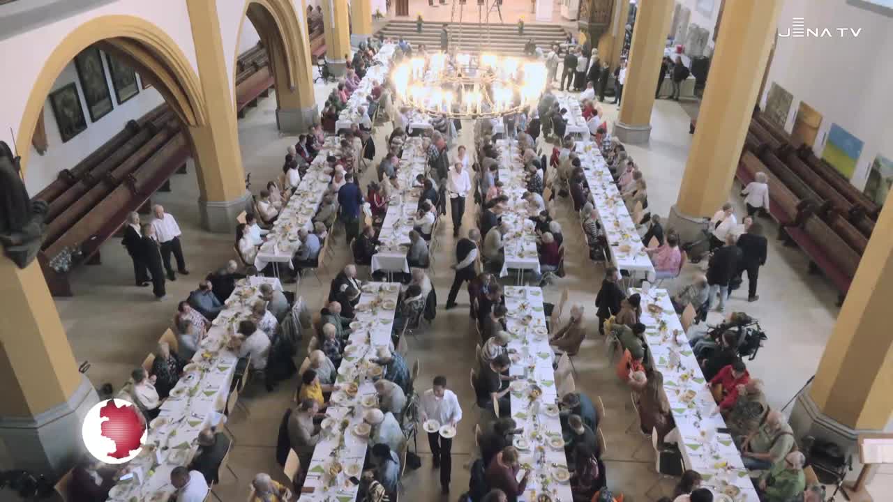 Martinsschmaus – 300 bedürftige Jenaer speisen in der Stadtkirche