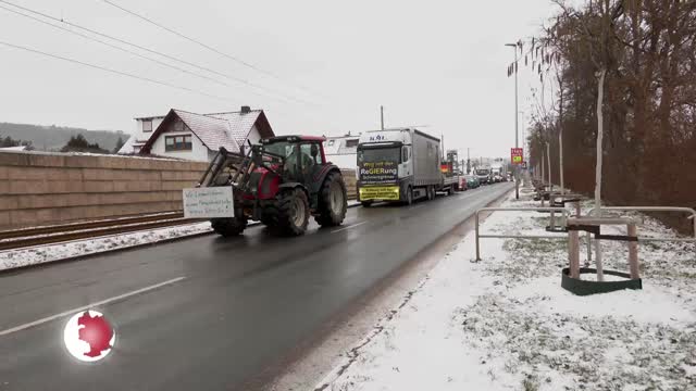 Verkehr lahmgelegt – Landwirte und Bauern protestieren gegen Subventionskürzungen
