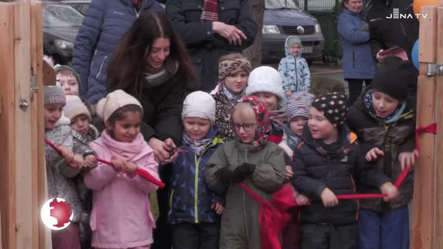 Novalisstraße – Kinder weihten den neue Burgspielplatz ein