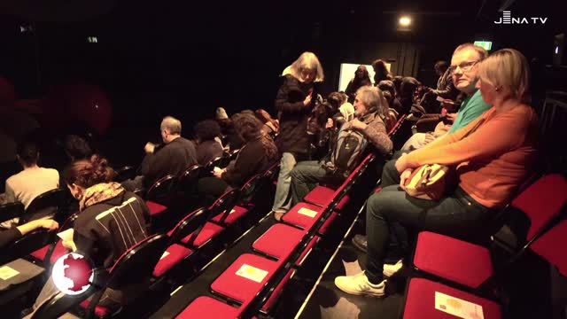 Die Welt ist rund – Theaterhaus nimmt Zuschauer auf Abenteuerreise mit