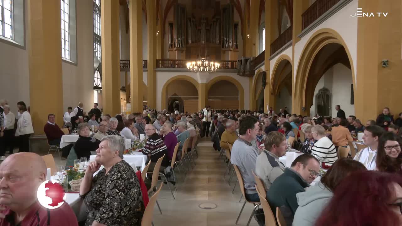MartinsSchmaus -  Bedürftige Menschen speisten in der Stadtkirche