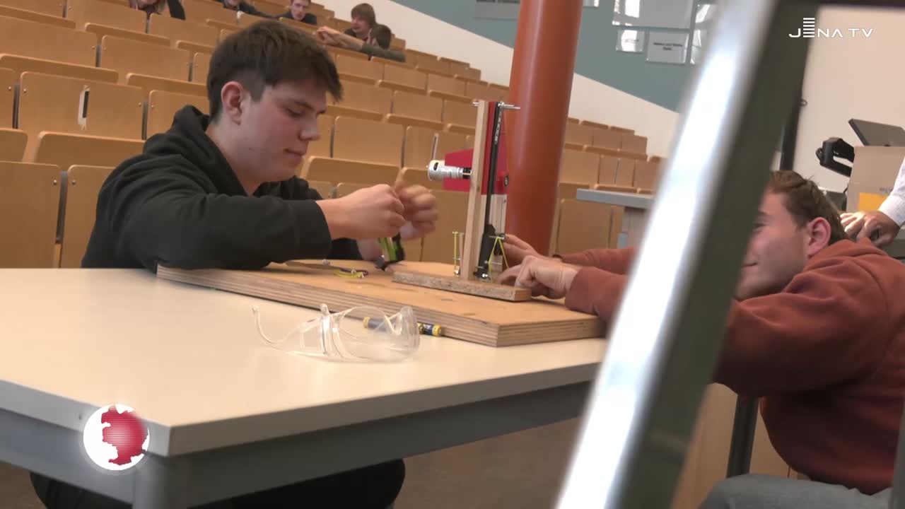 Luftballonzerstörung - Konstruktionswettbewerb der Erstsemester Feinwerktechnik