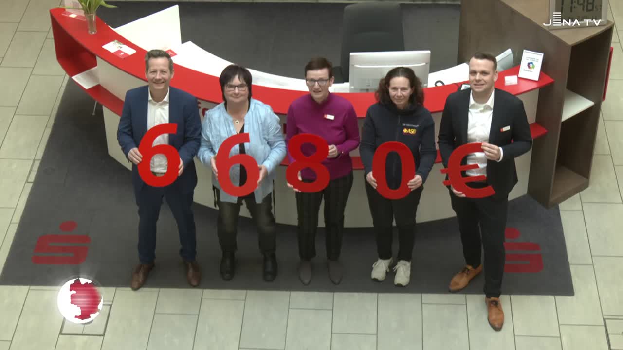 Sparkassen - Kalender – Spende für Wünschewagen und Elterninitiative