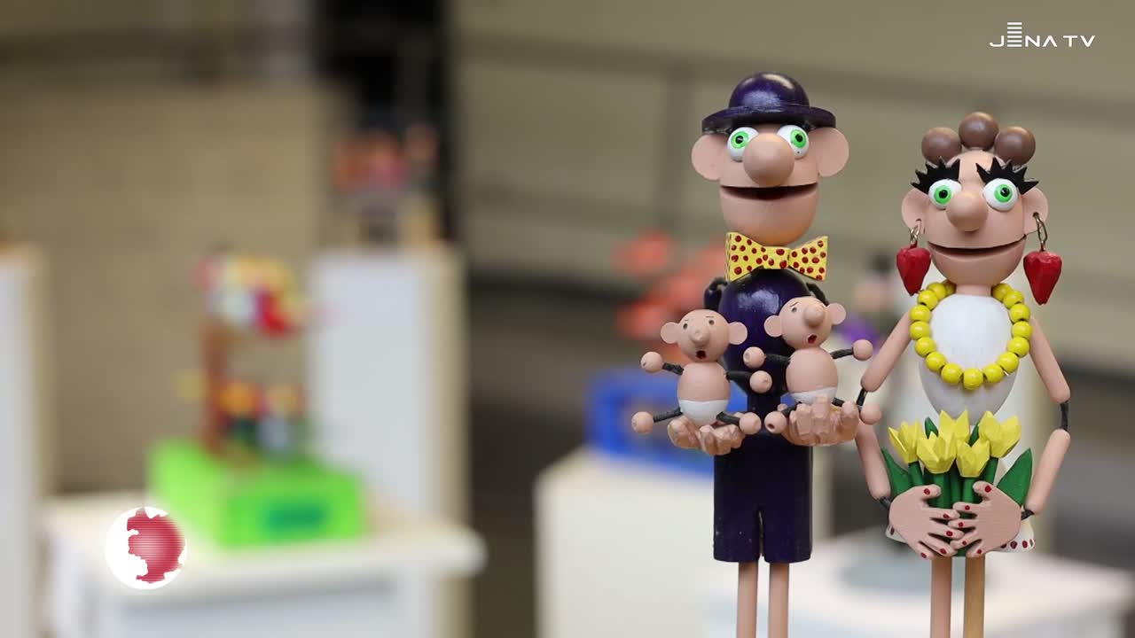 Spiel und Kreativität – Kim Booth zeigt amüsante kleine Installationen in der Imaginata