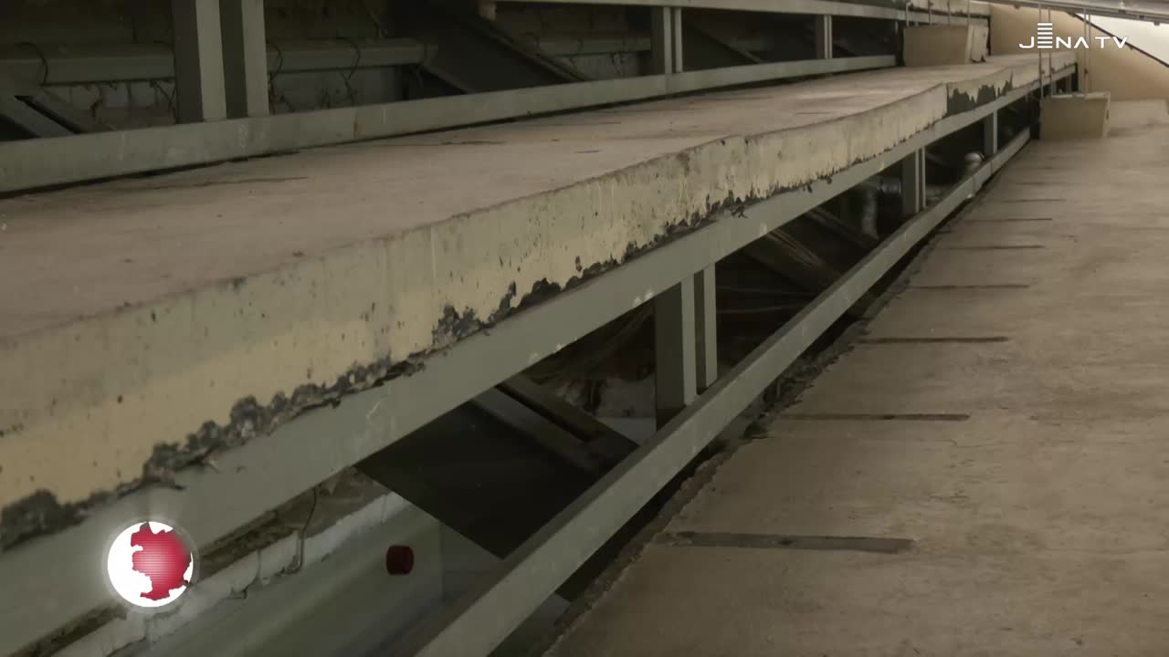 Asbestfrei – Sanierung der Tribüne im Sporthallenkomplex Lobeda abgeschlossen