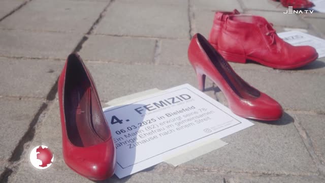 Rote Schuhe – Aktion gegen Femizide am Nonnenplan