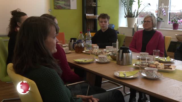 Unterstützung - Elterninitiative für krebskranke Kinder erhält Spende für Jugendtreffen