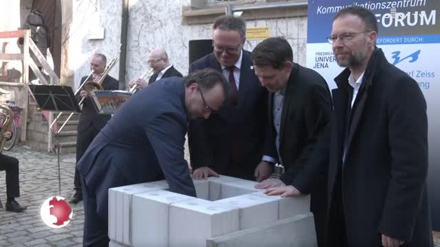  Neubau - Universität legt Grundstein für Kommunikationszentrum FORUM