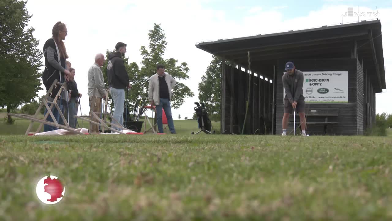 Benefizgolf – Golfclub unterstützt Fußballstiftung