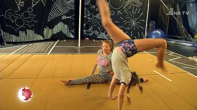 Unter fachlicher Anleitung: Bei MoMoLo gibt es wieder artistische Sommerferien 