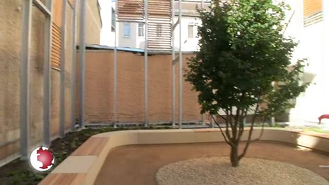 Eröffnet: An der Sparkasse am Holzmarkt wurde eine neugestaltete Grünanlage übergeben 