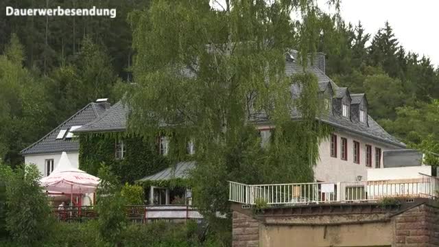 Gasthaus Linkenmühle mit Wikingerschiff Gasthaus Linkenmühle mit Wikingerschiff