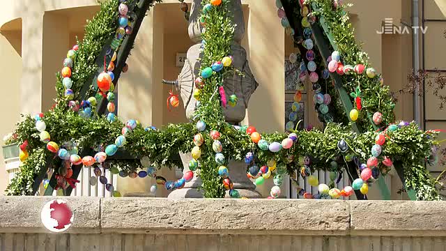Hochzeit für Osterschmuck: In Jena sind viele Brunnen traditionell geschmückt worden