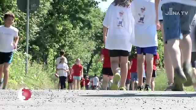 Die Kinder der DUALINGO-Schule und-Kita laufen für den guten Zweck